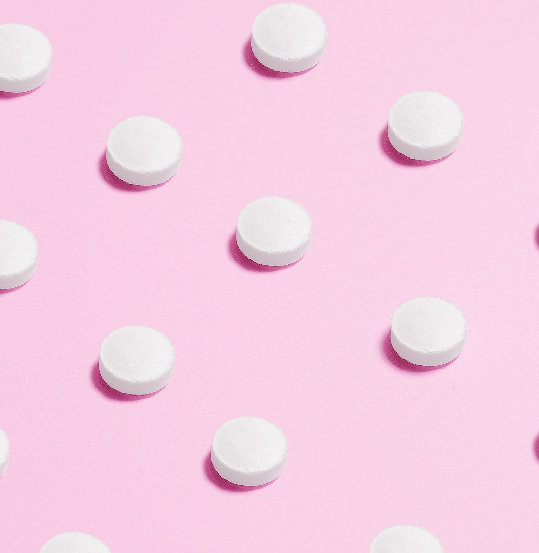 Keine echte Periode? Der Unterschied zwischen Menstruation & Pillenpause